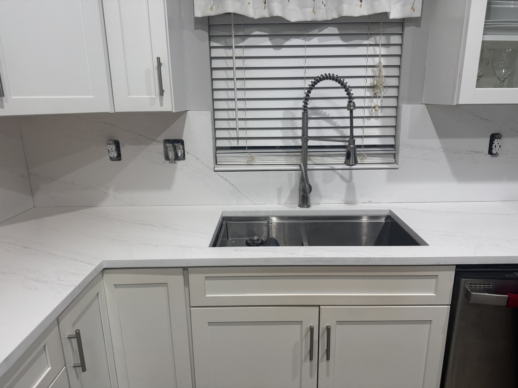 Calacatta Essence Quartz